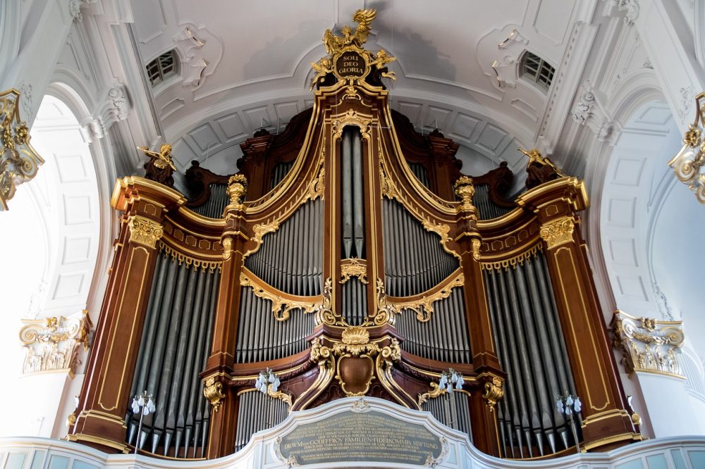 Les instruments et l'enregistrement dans l'église